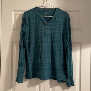 Old navy long sleeve tshirt